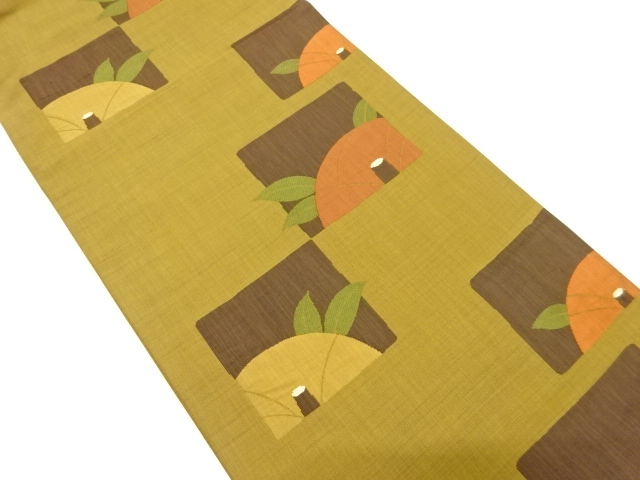 色紙に椿模様織り出し　袋帯